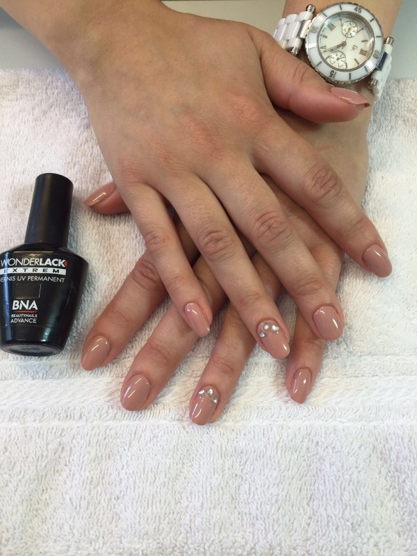 Pose de vernis semi permanent