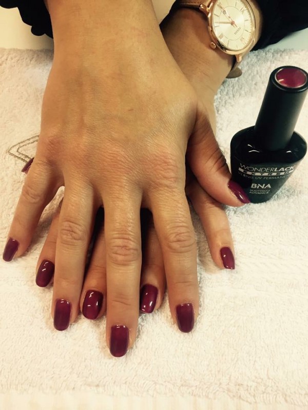 POSE DE VERNIS SEMI PERMANENT